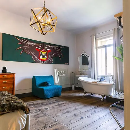 Campana Suites *